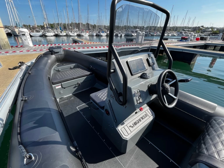 Pronajmout Polotuhá loď se skipperem či ne Highfield v La Forêt-Fouesnant