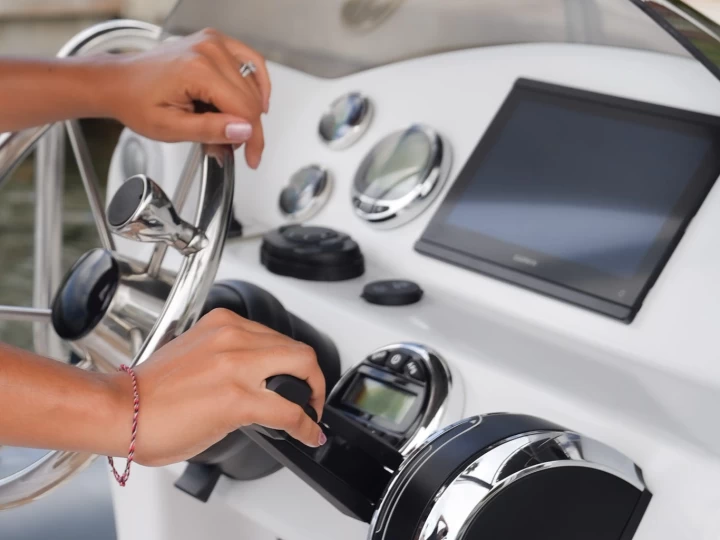 Pronájem Polotuhá loď v Simpson Bay -Rib 760