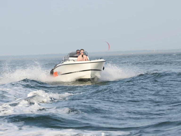 BMA BMA X199 jednotlivci a charterové společnosti v Arcachon