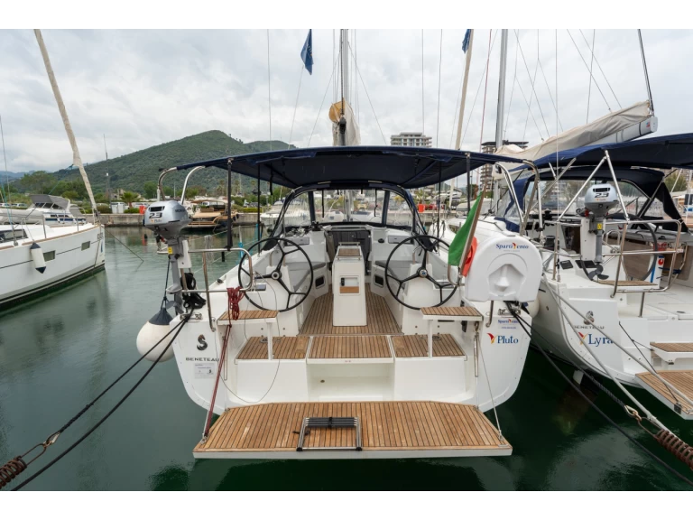 Pronajmout si Bénéteau Oceanis 34.1 v Salerno