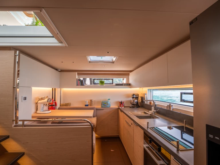 Pronájem lodi Lagoon Lagoon Sixty 5 v Salerno na Samboatu