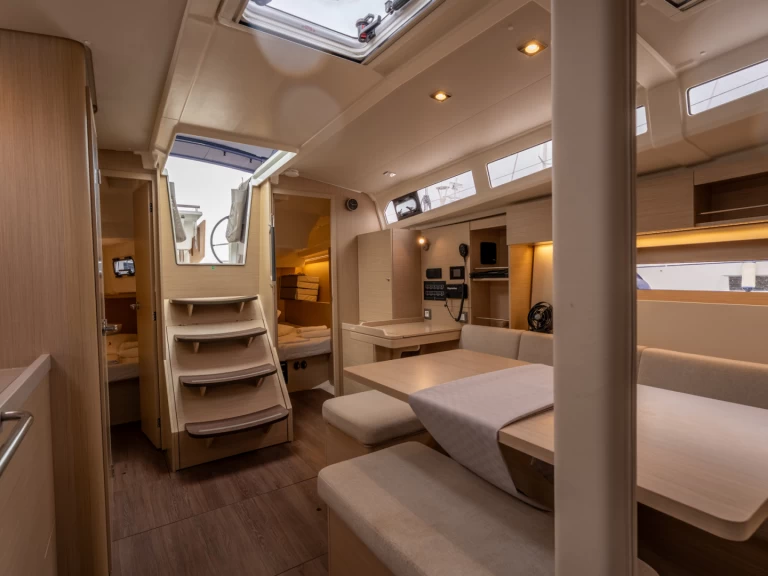 Pronájem lodi Bénéteau Oceanis 37.1 v Salerno na Samboatu