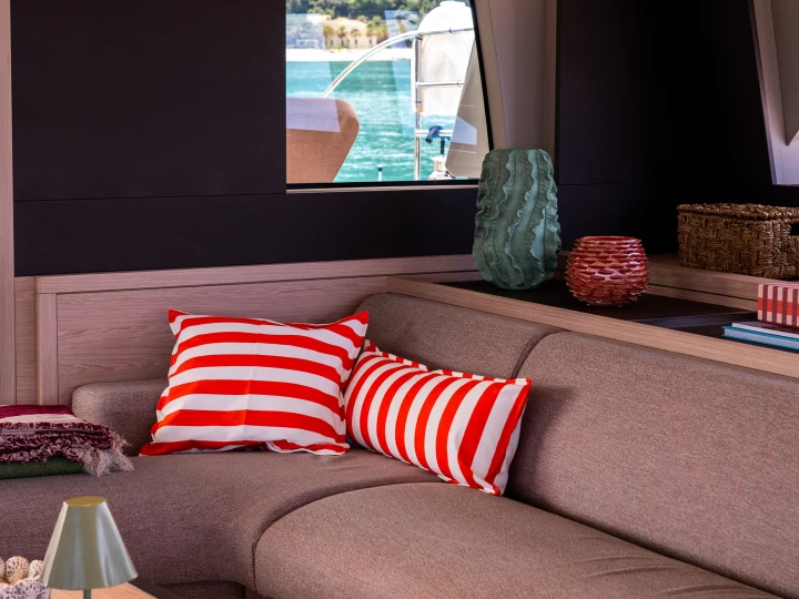 Pronájem Katamarán Lagoon s licencí