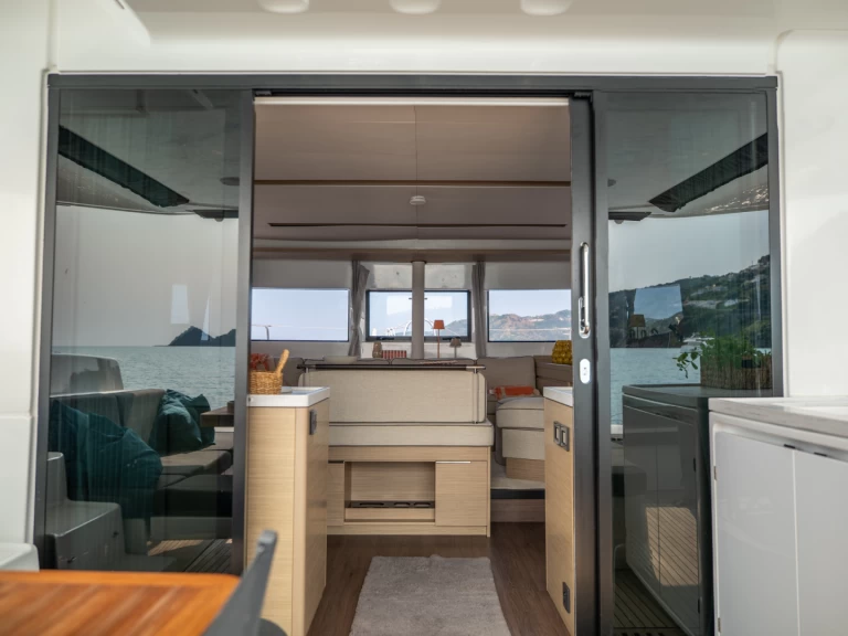 Pronájem Katamarán Lagoon s licencí