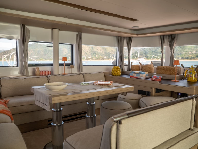 Katamarán k pronájmu v Salerno za nejlepší cenu