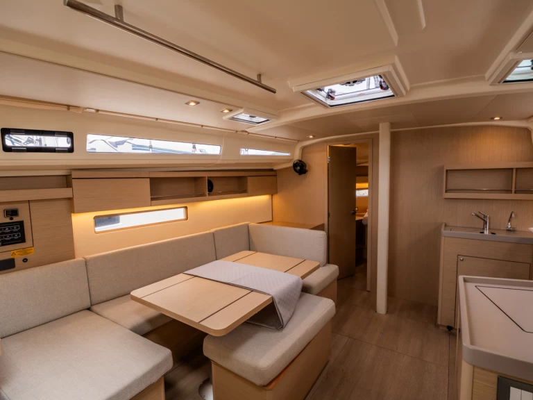 Pronájem Plachetnice Bénéteau s licencí