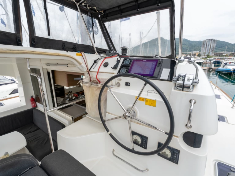 Pronájem Katamarán v Salerno -Lagoon Lagoon 40