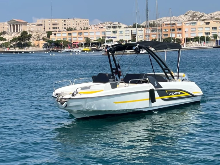 Pronájem lodi Marseille lákavé ceny Flyer 6.6 SPORTdeck