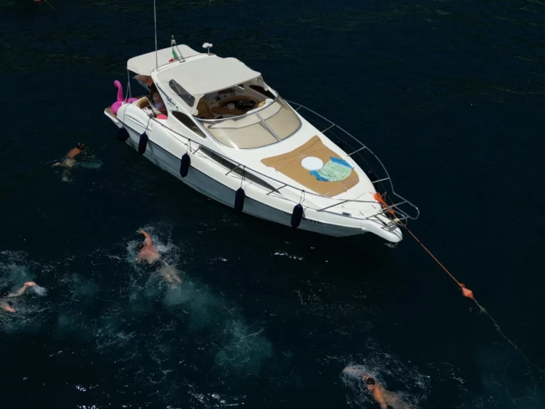 Pronájem Motorová loď v Marina d'Arechi -Gobbi Gobbi 365 SC