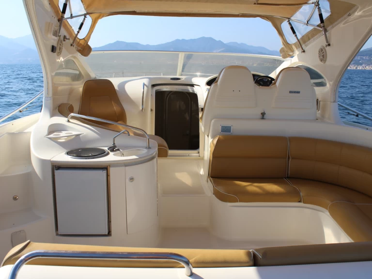 Pronájem lodi Gobbi Gobbi 365 SC v Marina d'Arechi na Samboatu