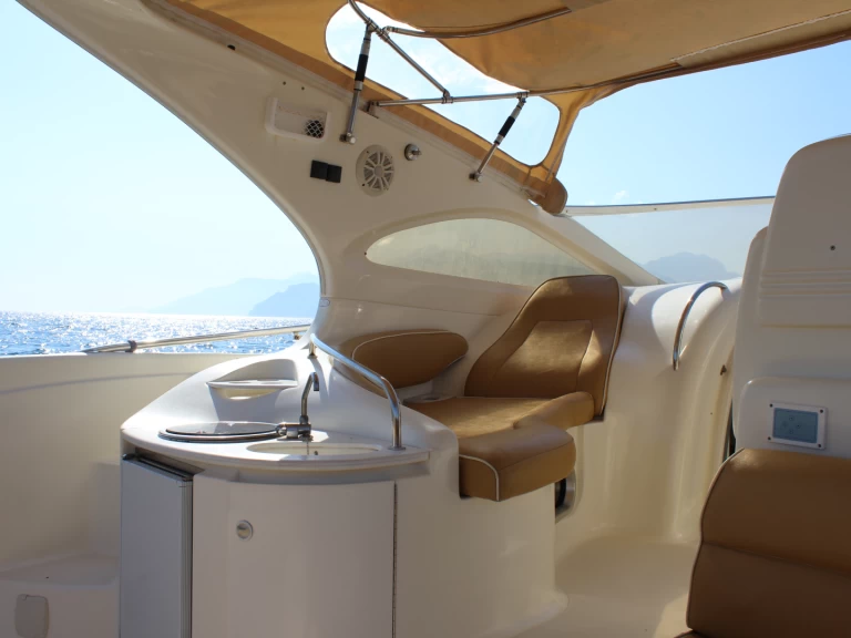 Pronajmout Motorová loď se skipperem či ne Gobbi v Marina d'Arechi