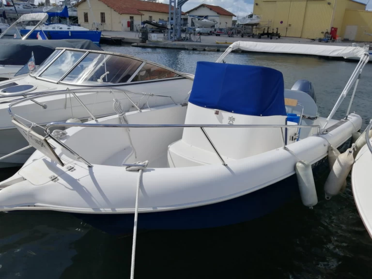 Pacific Craft Pacific Craft 550 Open jednotlivci a charterové společnosti v Toulon