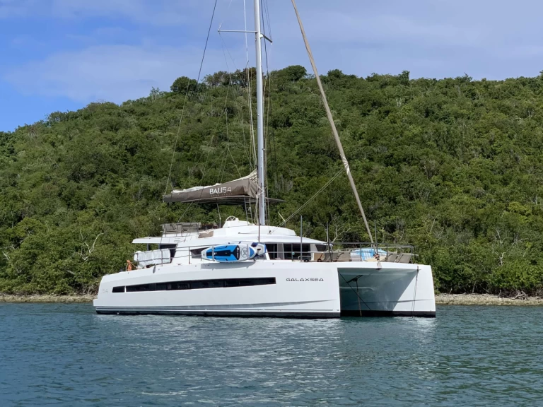 Pronájem Jachta Bali s licencí