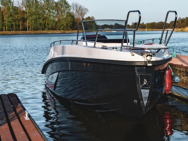 Motorová loď k pronájmu v Trogir za nejlepší cenu