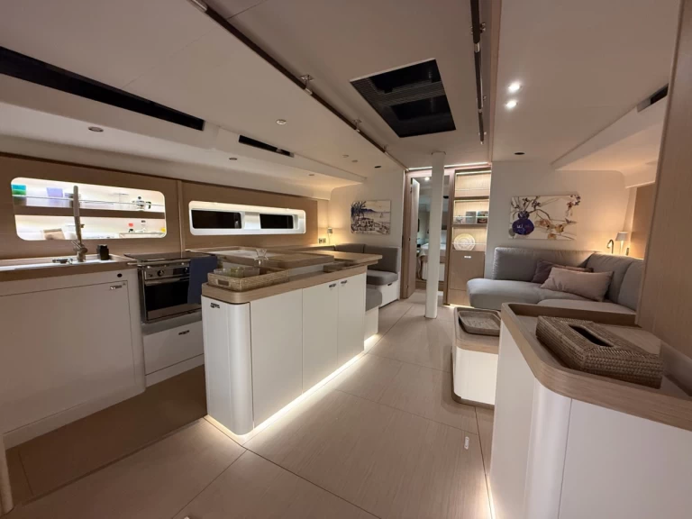 Bénéteau First 53 jednotlivci a charterové společnosti v Cugnana Verde