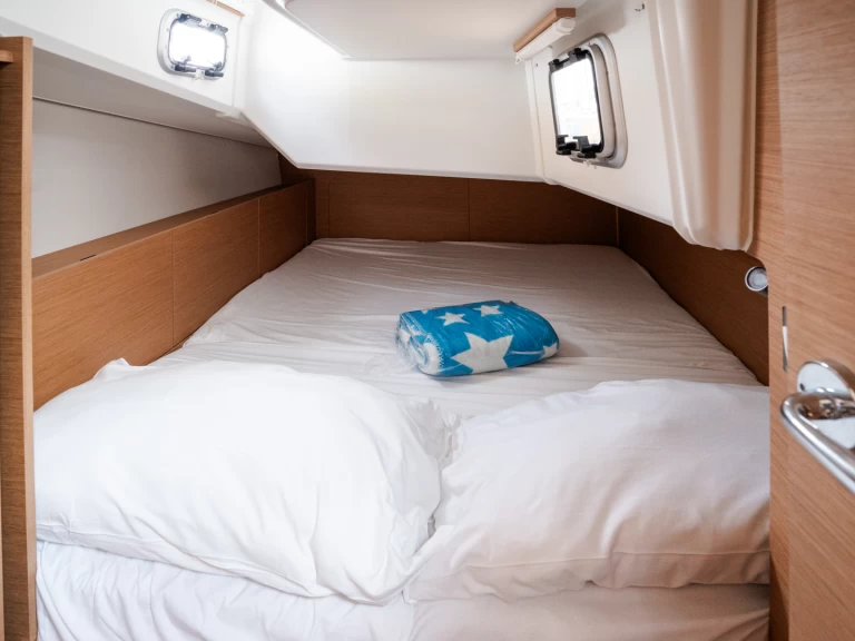 Jeanneau Sun Odyssey 380 jednotlivci a charterové společnosti v Castiglioncello