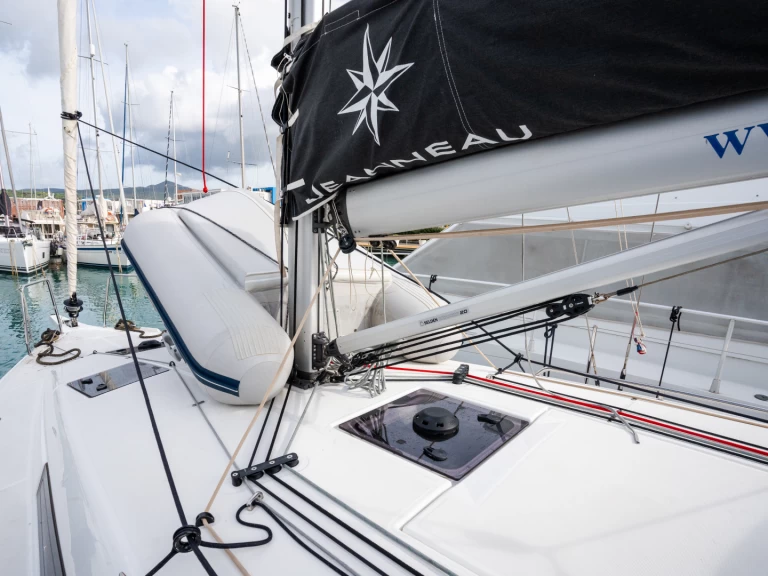 Pronajmout si Jeanneau Sun Odyssey 380 v Castiglioncello