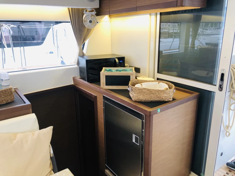 Pronájem Katamarán Lagoon s licencí