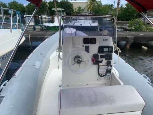 Pronajmout Polotuhá loď se skipperem či ne Joker Boat v Saint-François