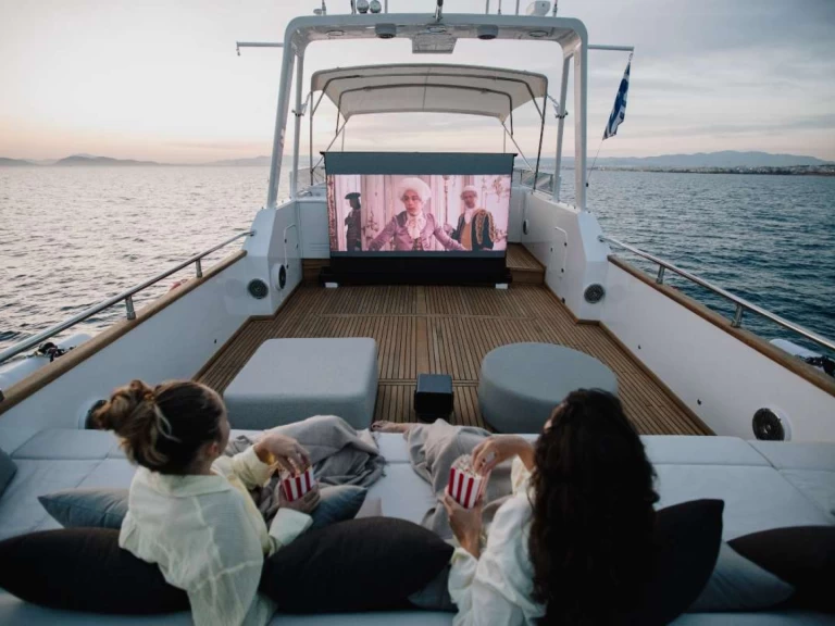 Pronajmout Jachta se skipperem či ne Versilcraft v Atény