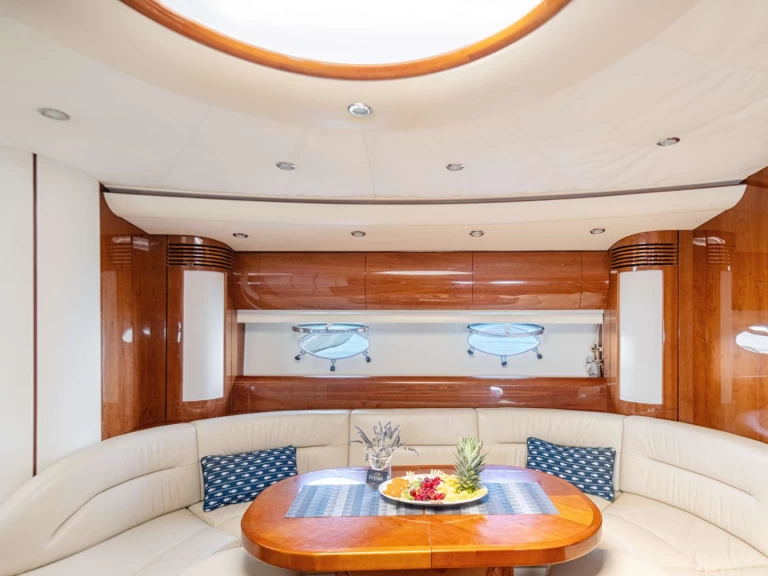 Pronájem jachty v Atény -Princess, UK EVENIA na Samboatu