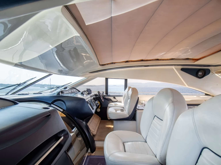 Pronájem lodi Atény lákavé ceny EVENIA