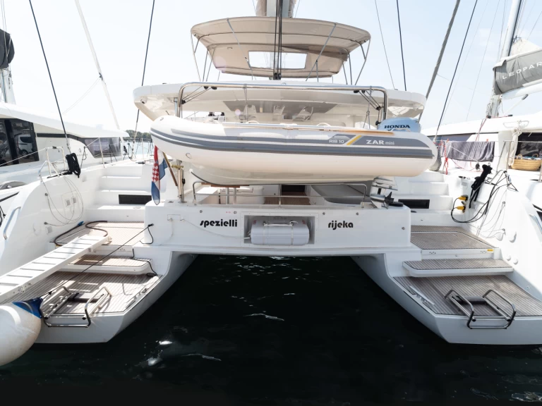 Pronájem lodi Lagoon Lagoon 46 v Le Marin na Samboatu