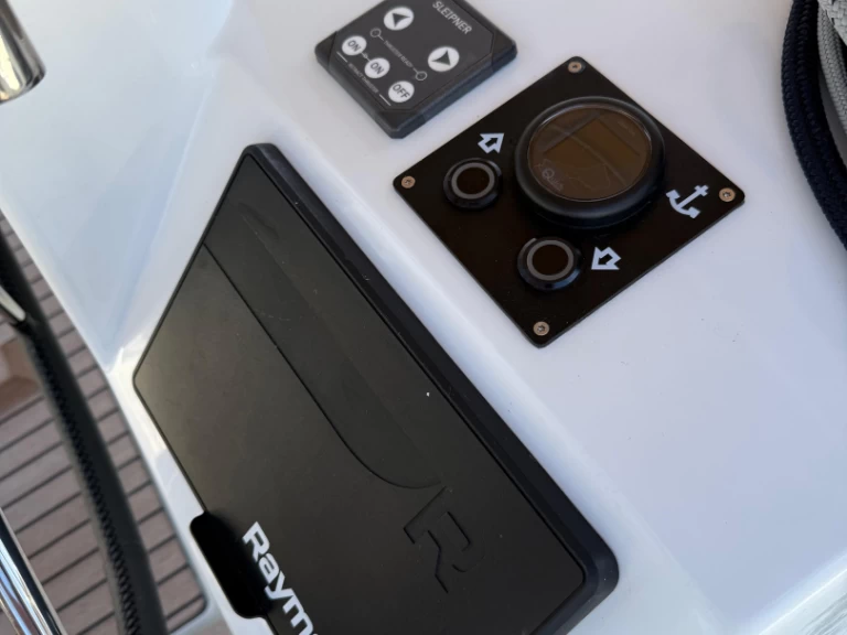 Plachetnice k pronájmu v Komolac za nejlepší cenu