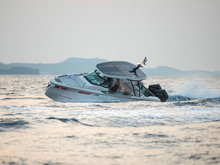 Pronájem lodi Sukošan lákavé ceny Saxdor 270 GTO