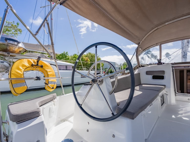 Pronájem lodi Road Town lákavé ceny Sun Odyssey 380