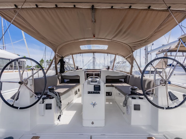 Pronajmout Plachetnice se skipperem či ne Jeanneau v Road Town