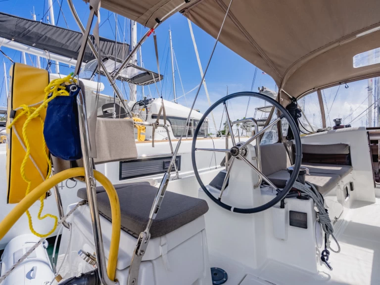 Plachetnice k pronájmu v Road Town za nejlepší cenu