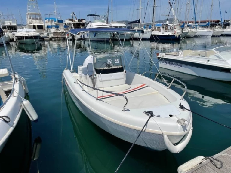 Pronájem Motorová loď Selva s licencí