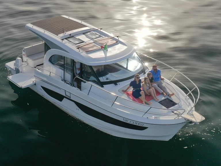 Pronájem lodi Neapol lákavé ceny Antares 11