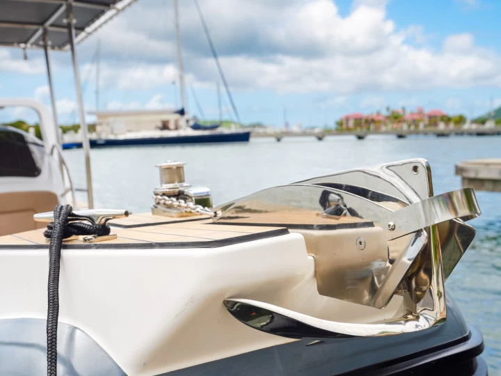 Rib 760 jednotlivci a charterové společnosti v Simpson Bay Yacht Club Marina