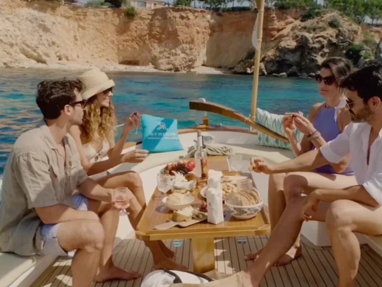 Pronájem lodi Portals Nous lákavé ceny MedVolt M7