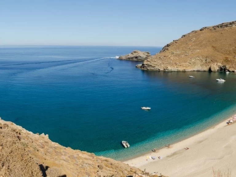 Tullio-Abbate elite 35 jednotlivci a charterové společnosti v Marina Aliki