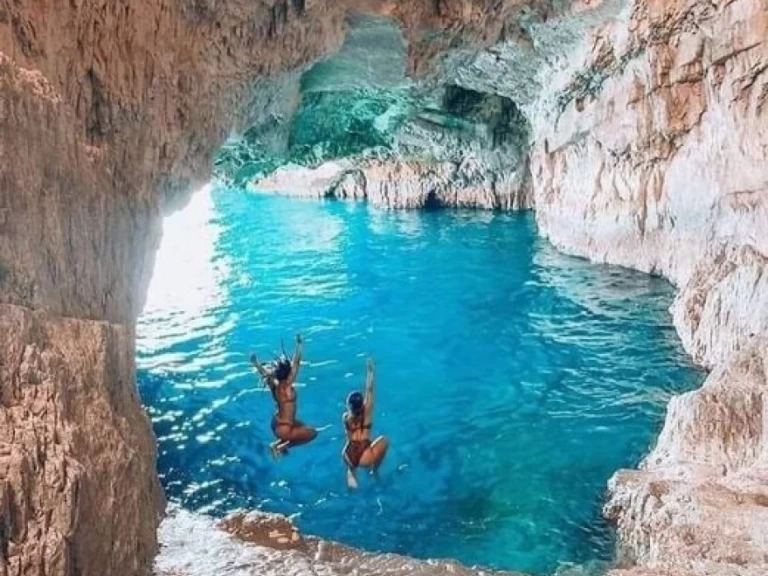 Pronajmout si Tullio-Abbate elite 35 v Marina Aliki