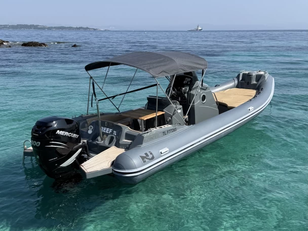 Pronajmout si Jeanneau Cap Camarat 7.5 WA Serie 2 v Gapeau