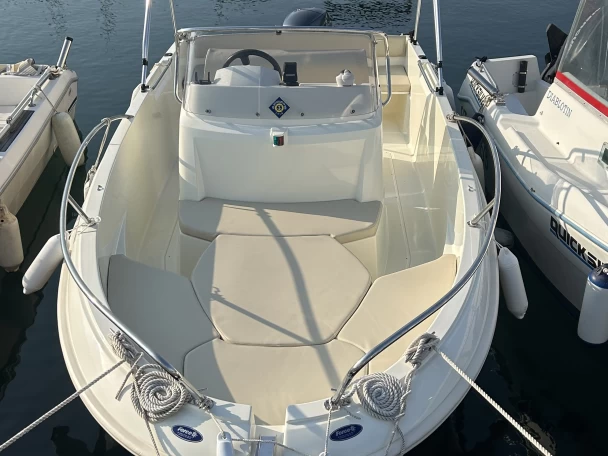 Jeanneau cap-camarat 505 Style jednotlivci a charterové společnosti v Saint Raphael