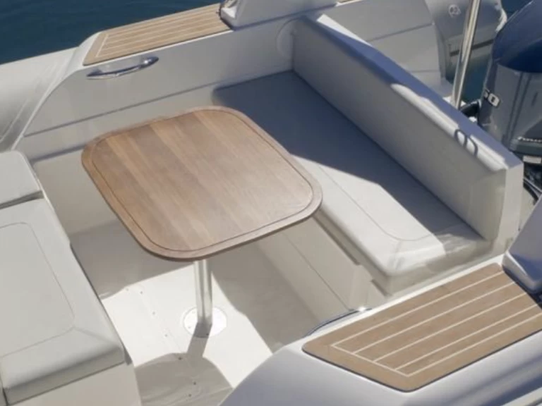 Pronájem lodi Arcachon lákavé ceny Tempest 800