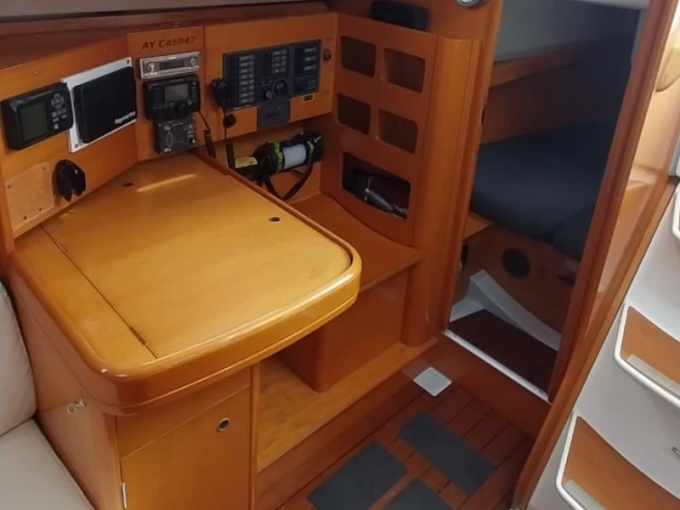 Pronajmout si Bénéteau First 36.7 v La Trinité-sur-Mer