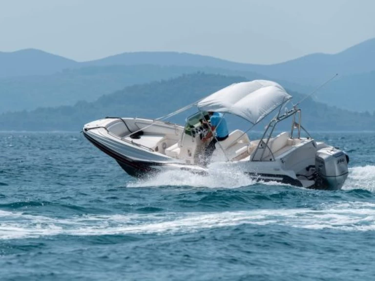 Pronajmout si Zar Zar 65 v Luka Sukošan