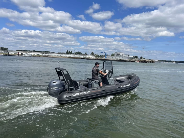 Pronájem lodi Lorient lákavé ceny COASTER 54