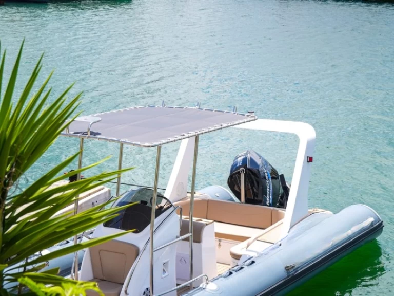 Pronajmout Polotuhá loď se skipperem či ne Rib v Simpson Bay