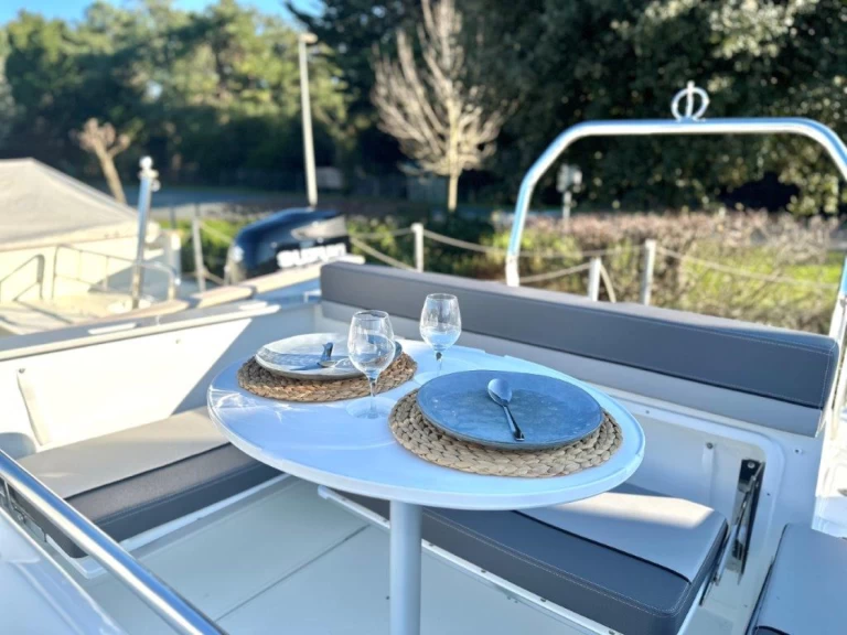 Pronájem jachty v La Flotte -Jeanneau Cap Camarat 7.5 CC na Samboatu