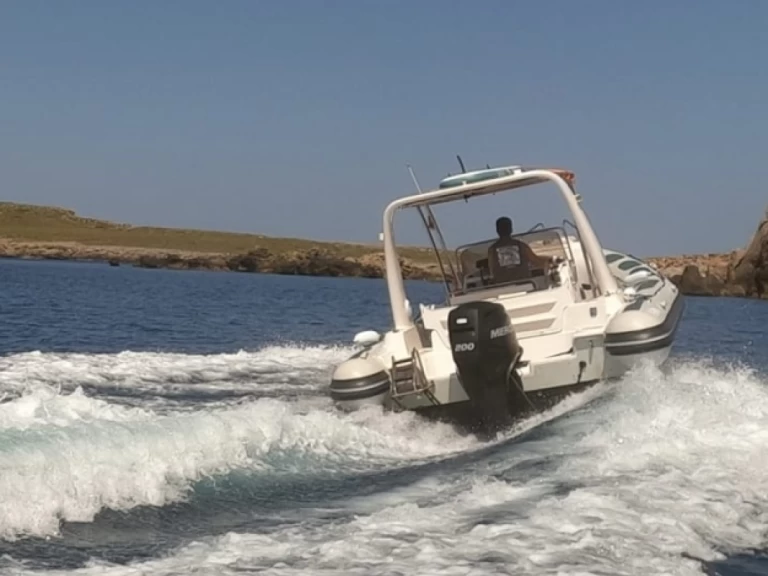 Pronájem lodi Fornells lákavé ceny day cruiser 800