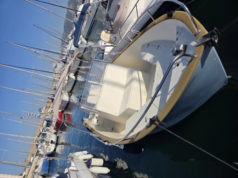 Pronájem Motorová loď Rea s licencí