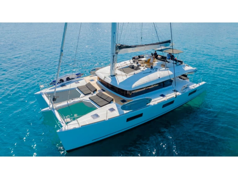 Lagoon Lagoon 620 jednotlivci a charterové společnosti v Cugnana Verde