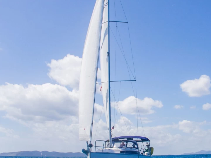 Pronájem lodi Road Town lákavé ceny Bavaria 34